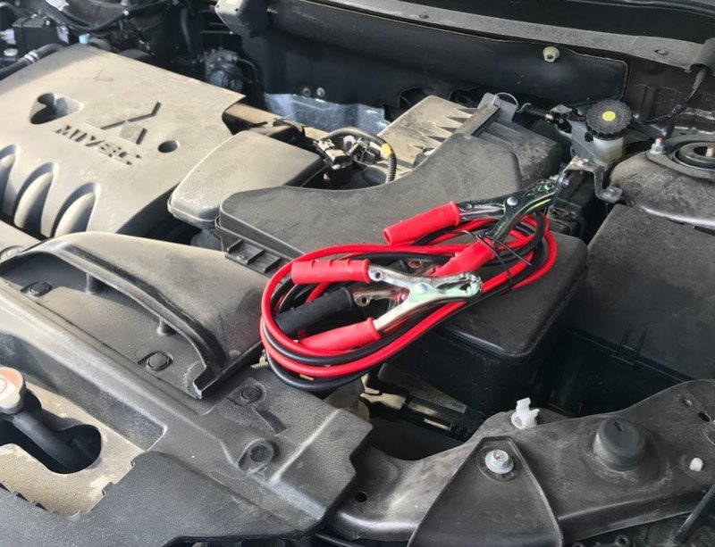 Jump start service for a dead car battery